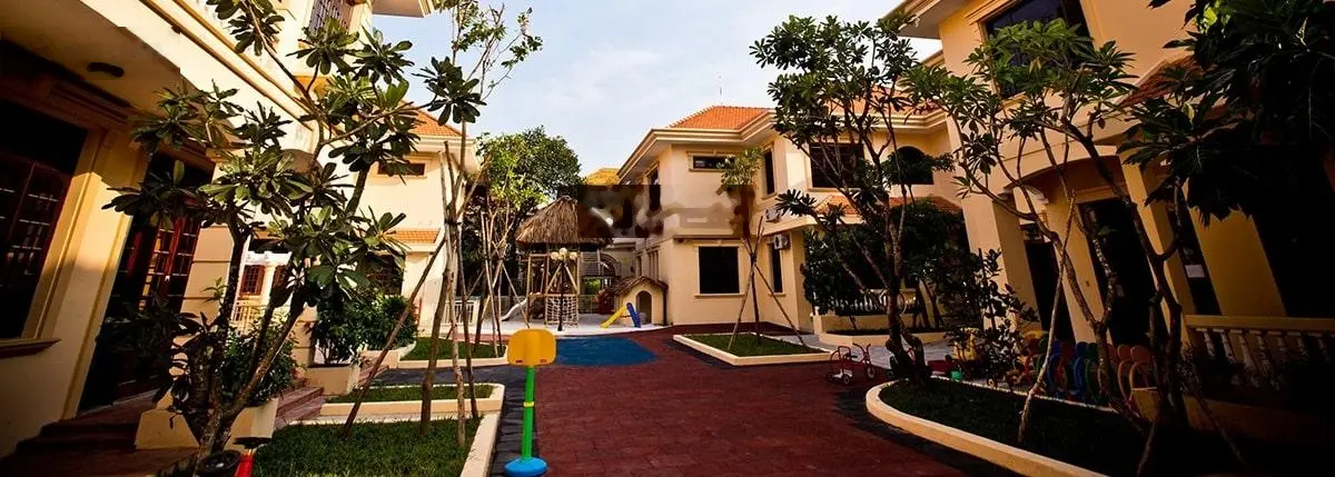 Bán biệt thự 1.840m2 có HĐT 365 triệu/th - 0909924624