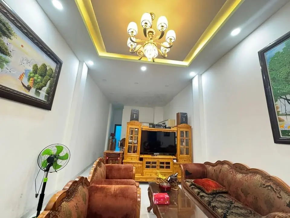 Rất Gấp Bán Nhà 70m2 Gần Vinhomes Chỉ 5.6 Tỷ