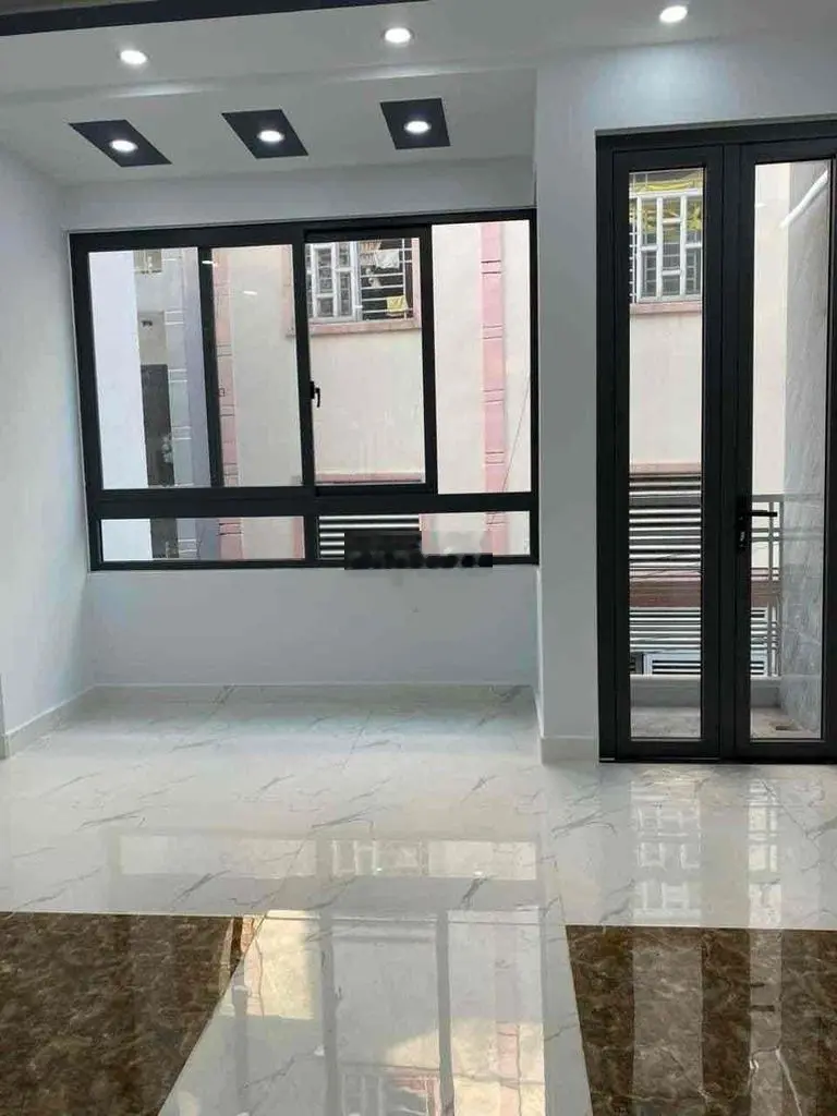 Kẹt tiền bán gấp nhà hẻm xe hơi Phạm Ngọc, Thạch, Quận 3. Giá 4,7 tỷ.