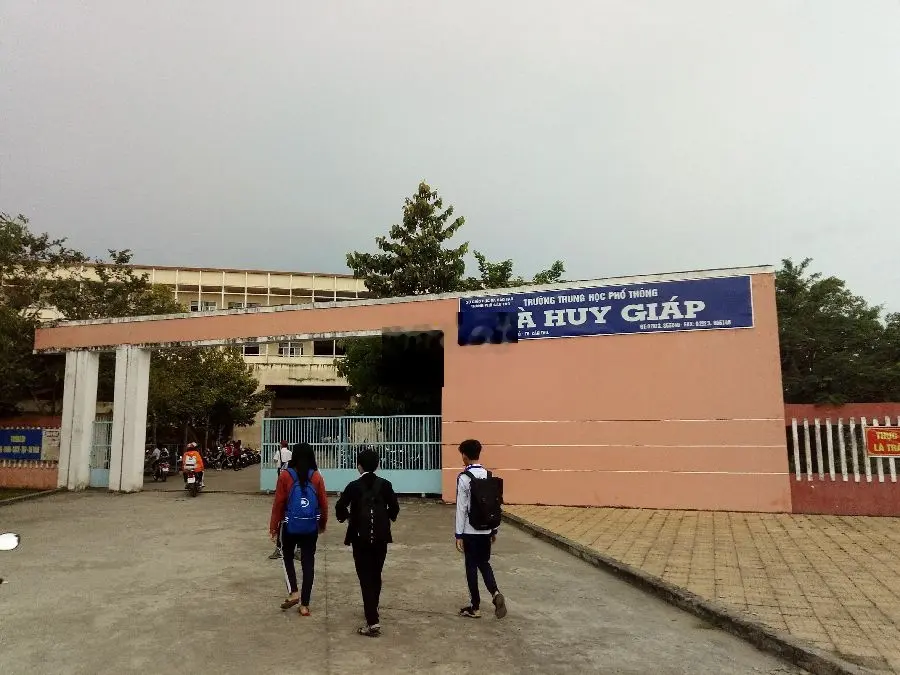 Bán 565m2 đất lúa ngay sau lưng trường Hà Huy giáp, chỉ nhỉnh 1tr/m2