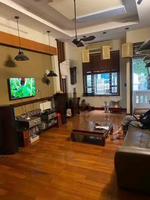 Bán nhà Trung Kính 62m2, 5 tầng, mặt tiền 4,5m, 19 tỷ. Phân lô ô tô tr