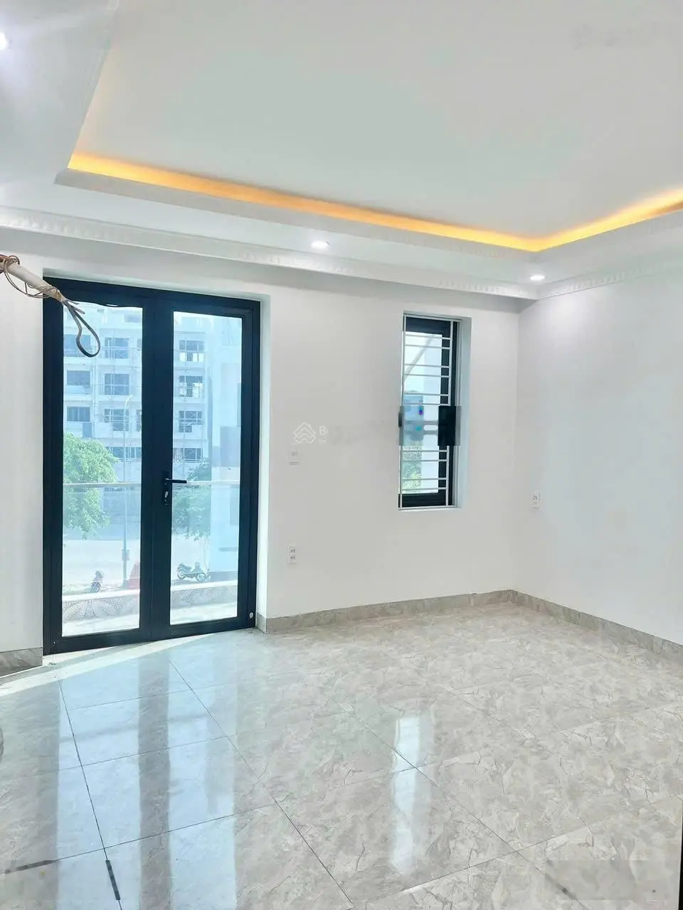 Bán nhà 50,4m2 đối diện công viên giá chỉ hơn 3 tỷ liên hệ e Nguyên 0357 864 ***