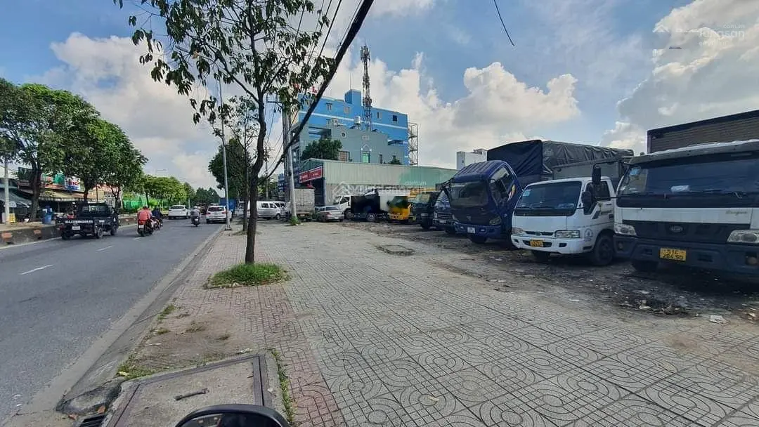 Bán lô đất đẹp NH 11m x 55m mặt tiền đường Lê Thị Riêng, P. Thới An, Quận 12, giá: 26.990 tỷ