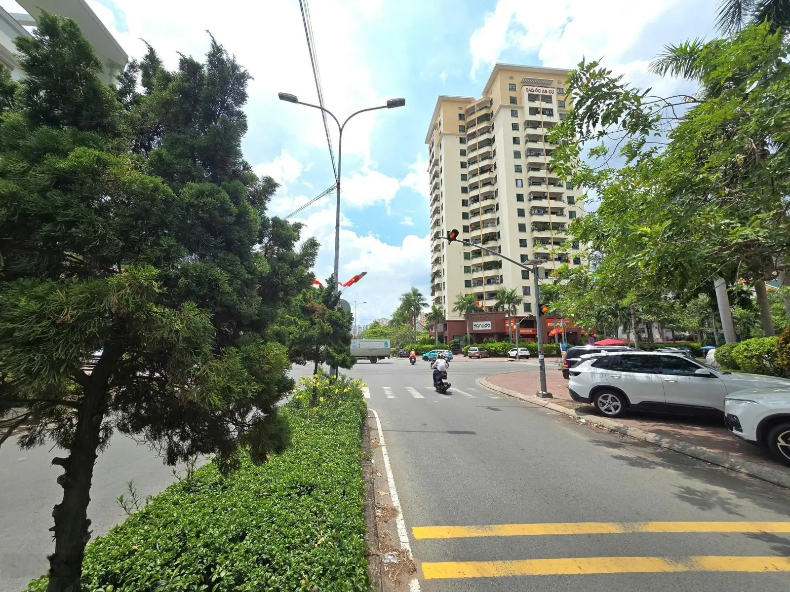 Bán nhà mặt phố tại Thái Thuận, 32 tỷ, 100m2, hàng hiếm tại Q2, HCM