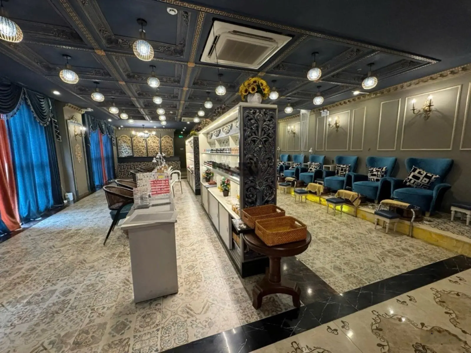 Bán tòa khách sạn mặt tiền Nguyễn Văn Thoại, DT 239m2, gồm 8 tầng nhìn ra biển Mỹ Khê, giá 65 tỷ TL