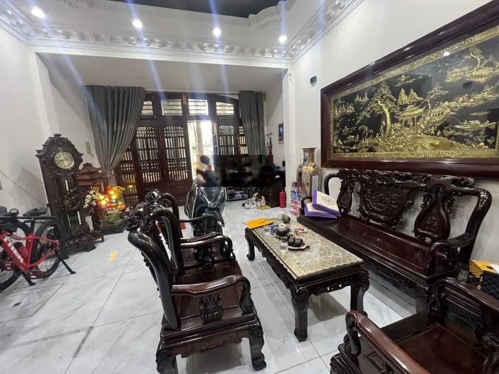 Bán nhà đẹp mặt phố Vũ Phạm Hàm kinh doanh sầm uất, sát Trung Hòa, 70m2 5 tầng, mặt tiền 5m, 31 tỷ