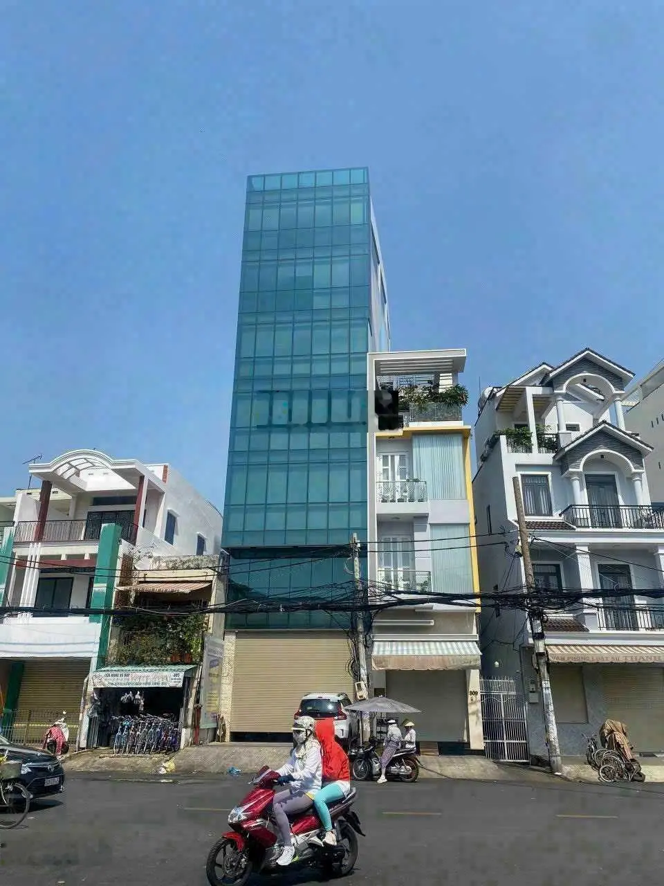 Bán gấp nhà mặt tiền Phan Đăng Lưu, Phường 1, Phú Nhuận. DT: 5mx30m. TX: 1 hầm 8 tầng. Giá 32 tỷ