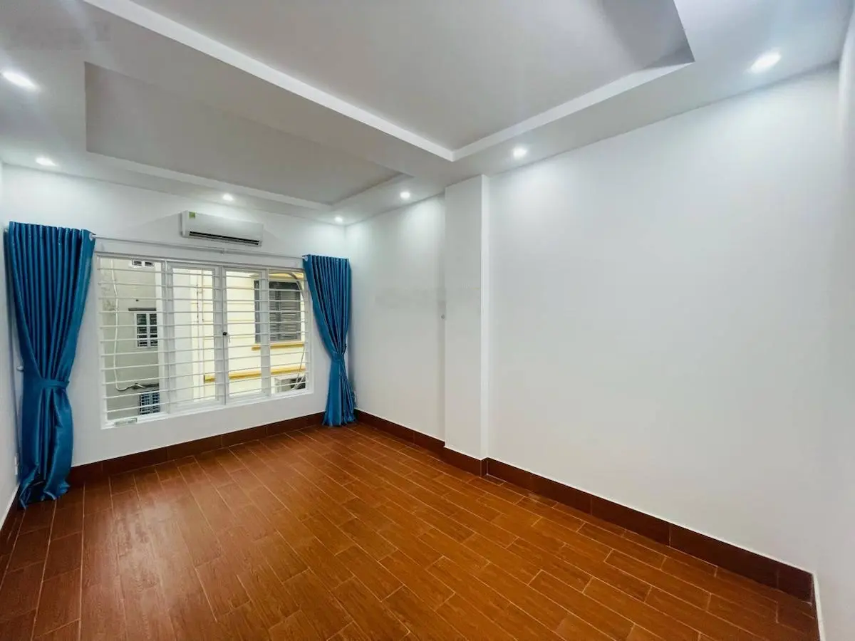 Bán nhà dân phố Bùi Xương Trạch DT 31m2 x 4 tầng MT 4.2m. Gía 6.55 tỷ có TL. LH 0968.963.803