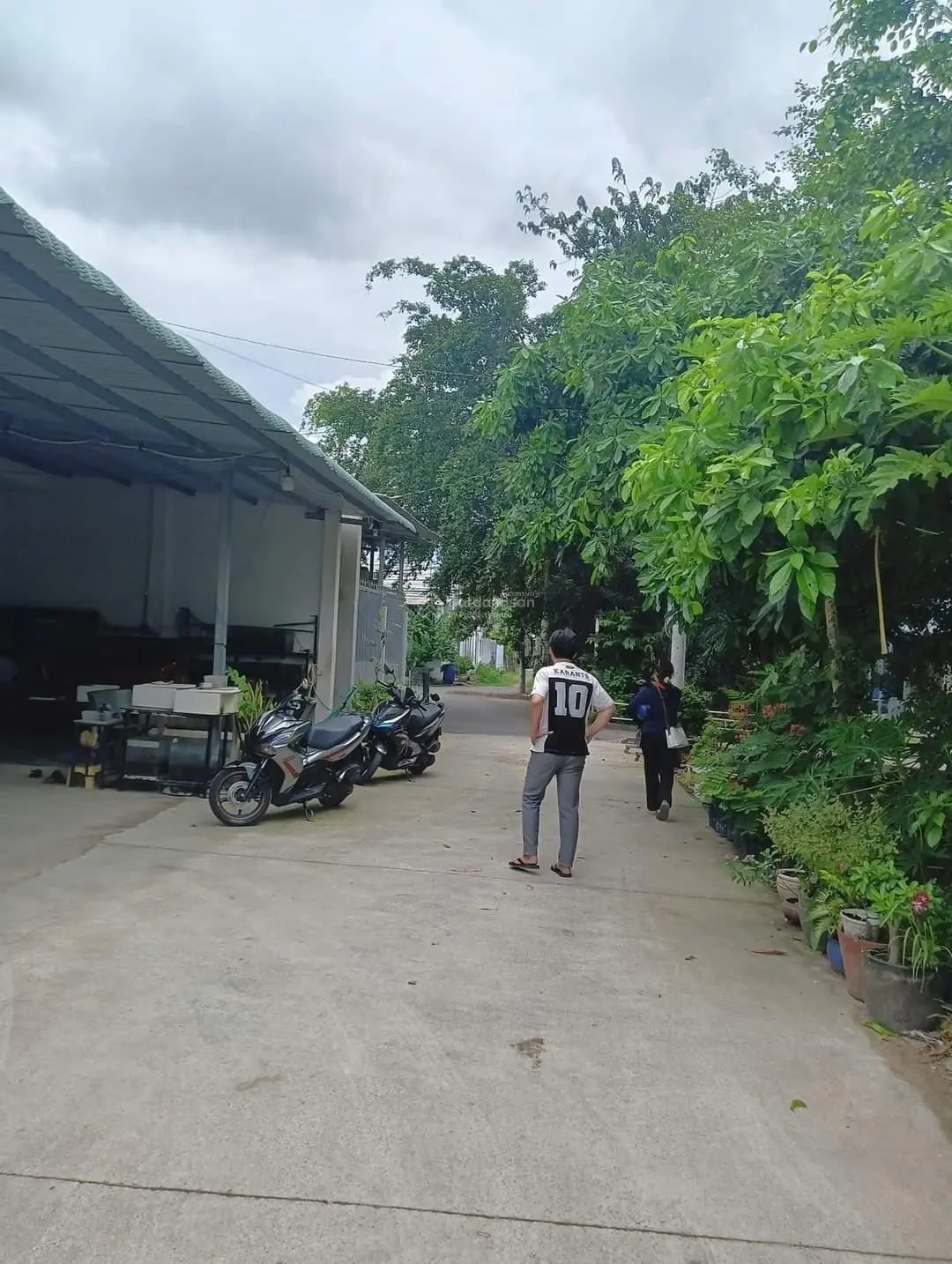 Nhà Vĩnh Phú Đường Rộng Rãi 300m2 Ngang 13m giá 5,5ty