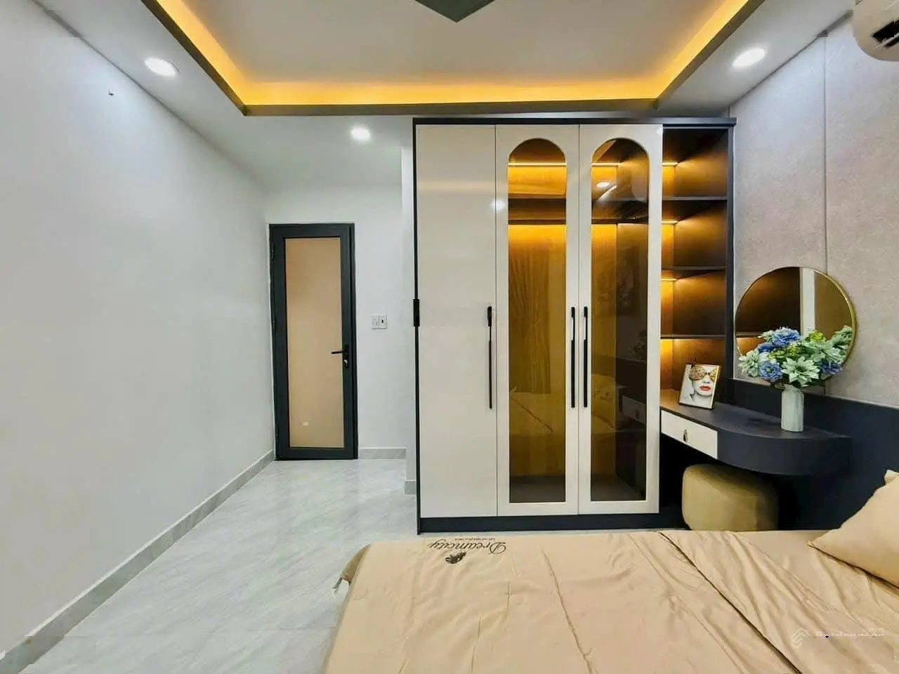 Chính chủ bán gấp nhà riêng tại đường Lê Văn Sỹ, P13, Q3. 56m2. Giá chỉ 2,95tỷ. X765069021 - Trúc