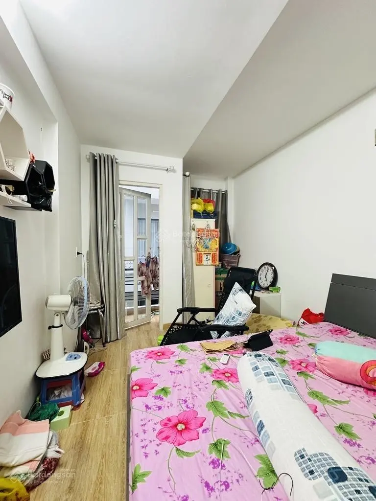 Bán nhà Đoàn Văn Bơ Quận 4 - 4 tầng - 33m2 - 3 tỷ nhỉnh - hẻm 4m thông - tiện kinh doanh