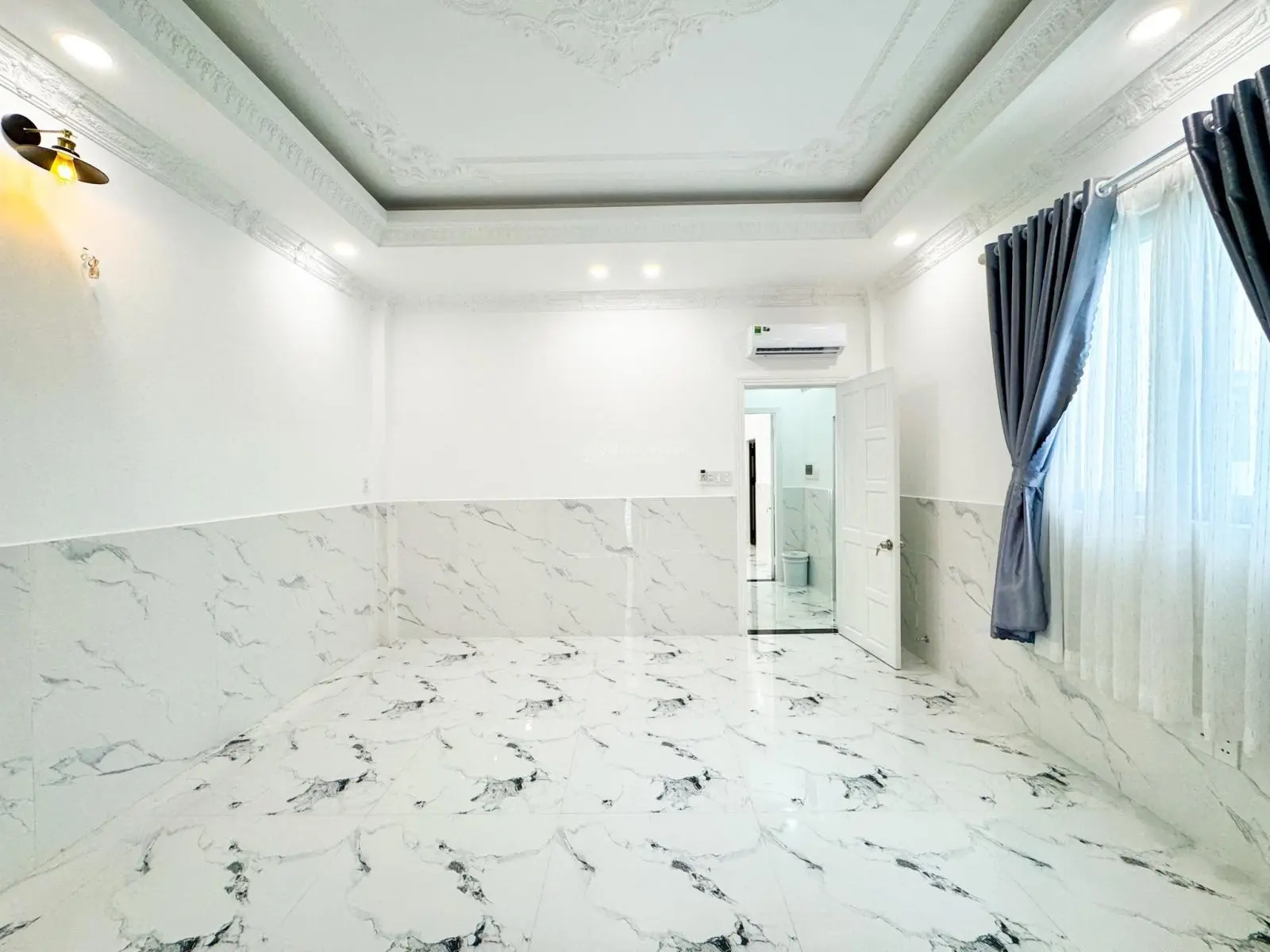 Bán nhà sổ riêng 96m2 hoàn công 4 tầng nội thất cơ bản - Lê Văn Lương Nhà Bè