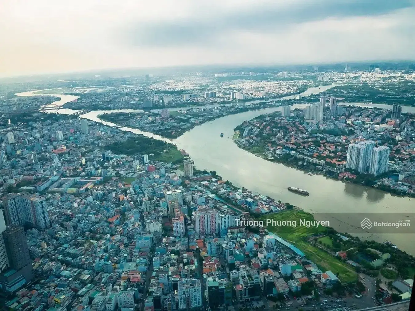 385,5m2(11mx35m) bán gấp đất mặt đường Đê Bao view sông Sài Gòn ngay cầu Phú Long sổ riêng, thổ cư