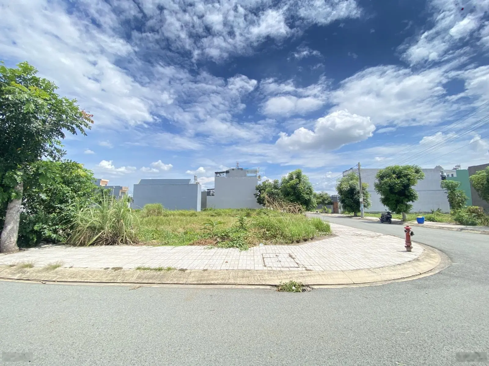Cát Tường Phú Sinh bán lô góc 2 mặt tiền DT: 8*18.3m SHR gần Công Viên 7 Kỳ Quan Thế Giới giá rẻ