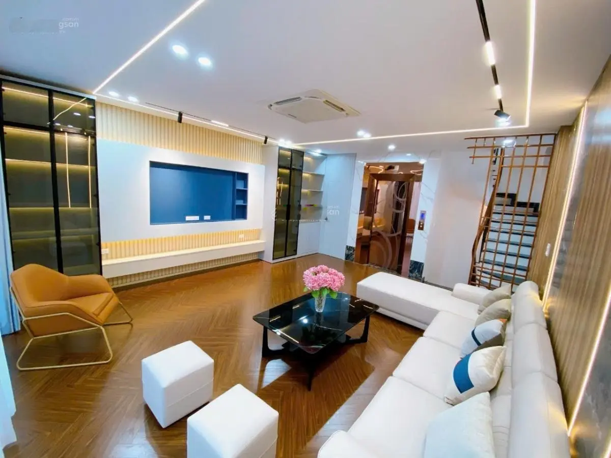 Nhà Cổ Linh view vườn hoa, vỉa hè trước nhà 6m, đỗ xe ngày đêm, kinh doanh bất chấp
