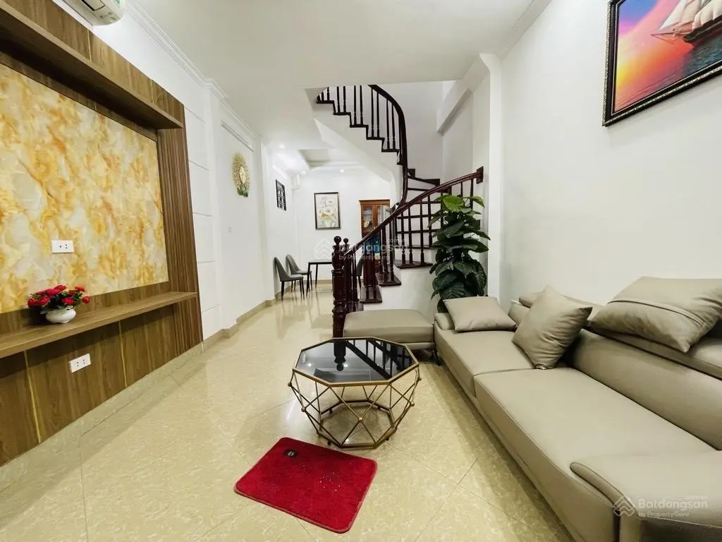 Bán nhà phố Bạch Mai, giá sốc chỉ 6,7 tỷ, 40m2, 4PN, ngõ rộng 3.5m. LH: 0779 548 ***