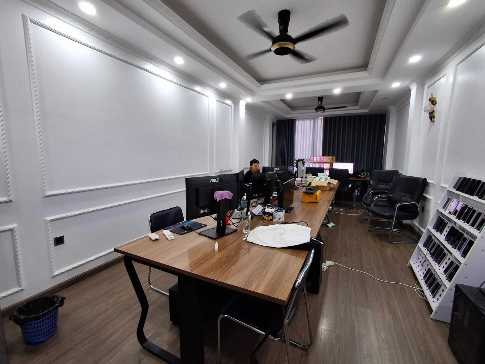 Bán nhà MP Cổ Linh, Long Biên. Vỉa hè, kinh doanh, Thang máy, Dòng tiền. DT55m2, MT4m, 17 tỷ.