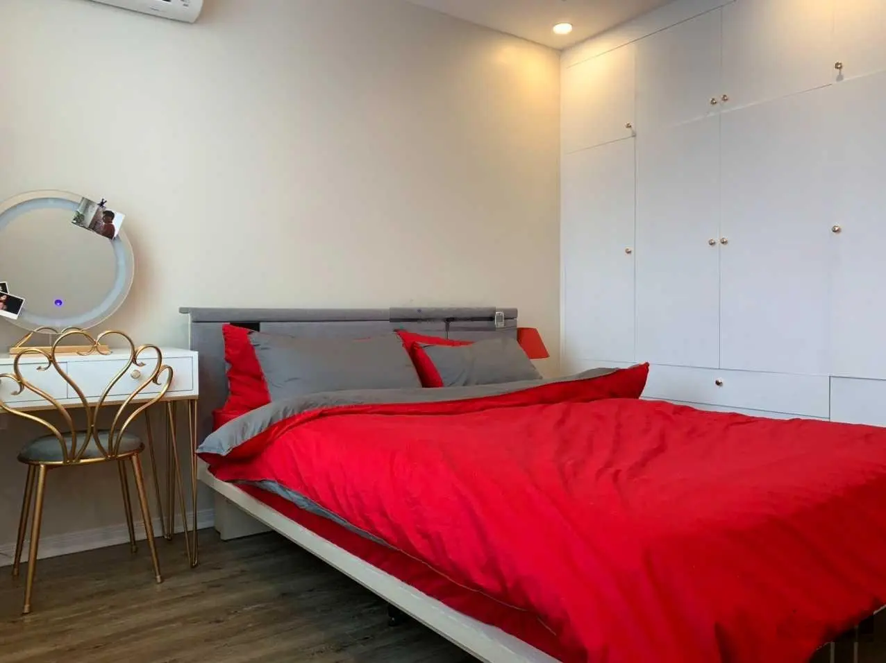 Gia đình bán căn 3 phòng ngủ 140m2 tại Hapulico tòa 21T2, nội thất liền tường cửa Đông Nam, sổ đỏ