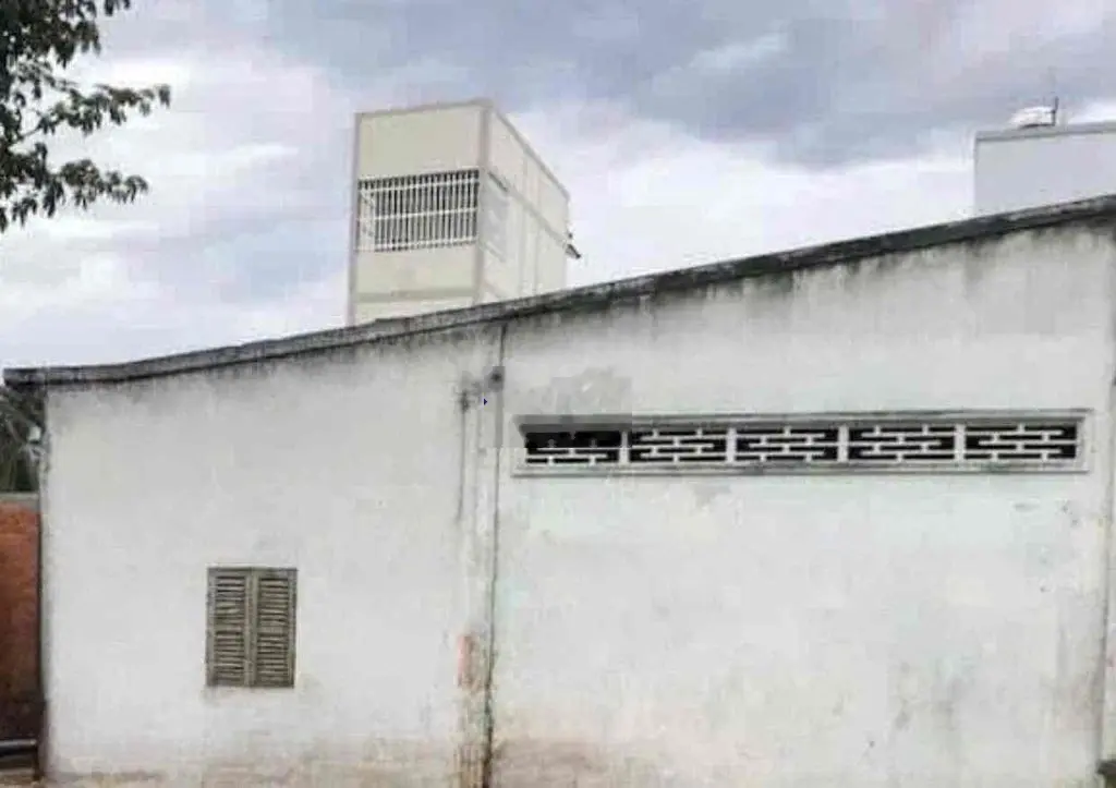 BÁN NHÀ 75M2 CÁCH ĐƯỜNG NGUYỄN VĂN NGUYỄN 50 MÉT