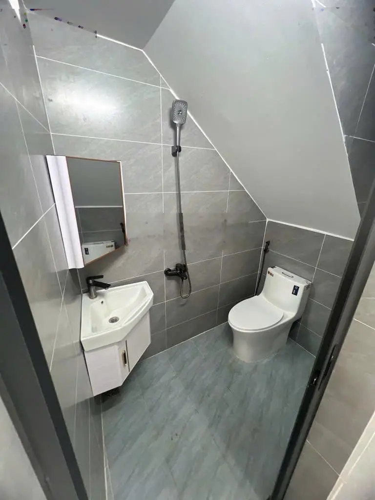 Bán gấp nhà Đẹp MT Chánh Hưng, P.Hưng Phú Q8. DT40m2. Giá chỉ 5,2tỷ.