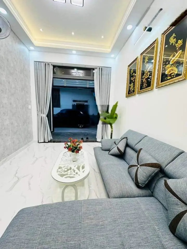 Bán nhà Đ.Bạch Đằng,P.2, Tân Bình gần sân bay Tân Sơn Nhất chỉ 2tỷ630, DT:47,6m2.LH:0906 527 ***