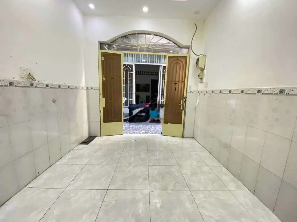 Bán nhà Tân Bình giá rẻ 3 tầng 2.x tỉ
