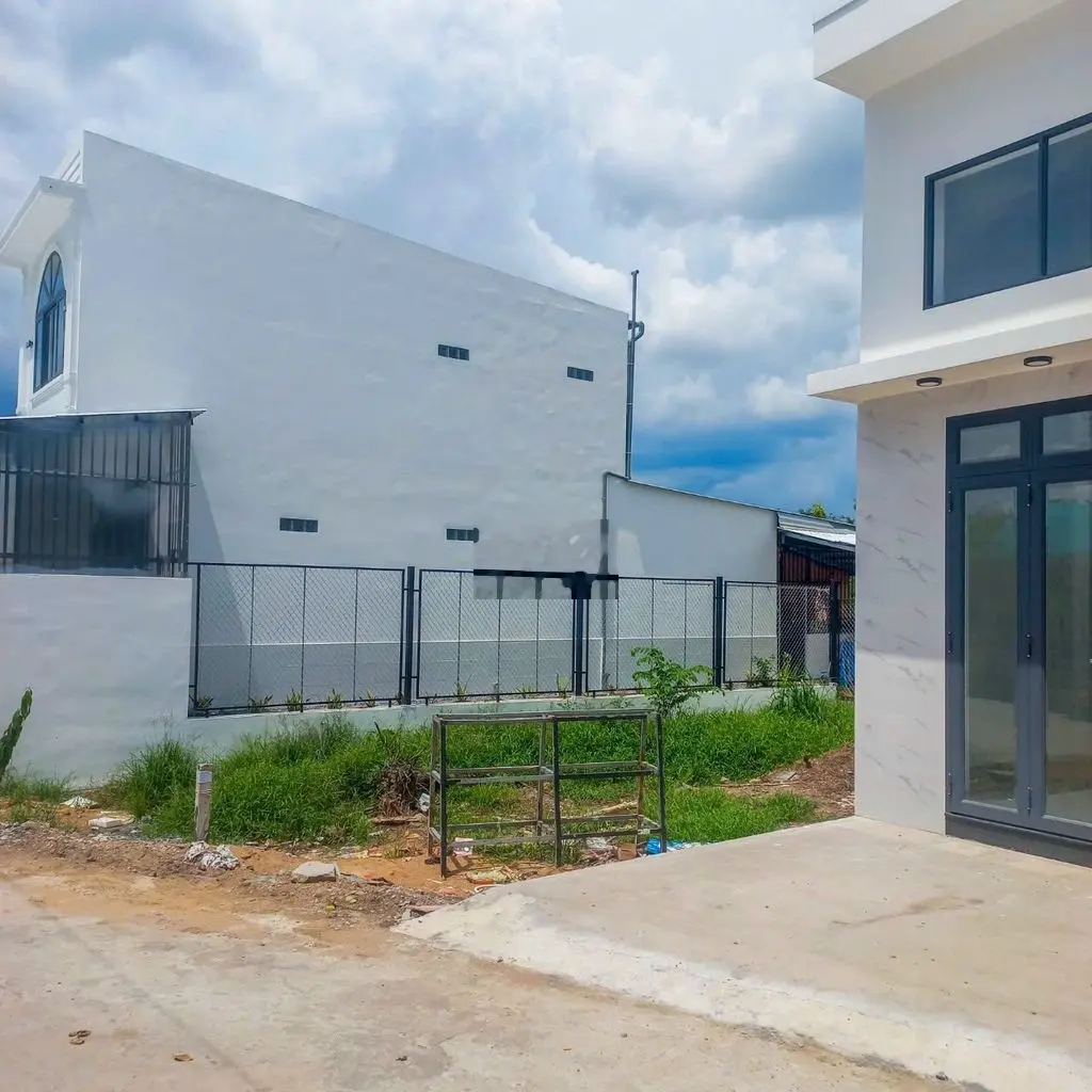 Bán Nền Đẹp - 4m x 15m - Thổ Cư, Lộ Ô Tô. Tặng Giấy Phép Xây Dựng