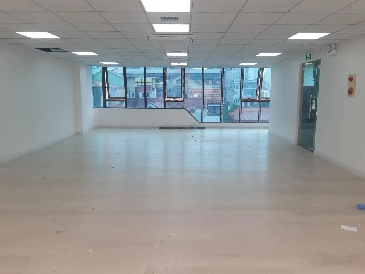 40ty - phố dương khuê - toà building 9t thang máy thông sàn - đường oto tránh -nhà mới đẹp đủ pccc