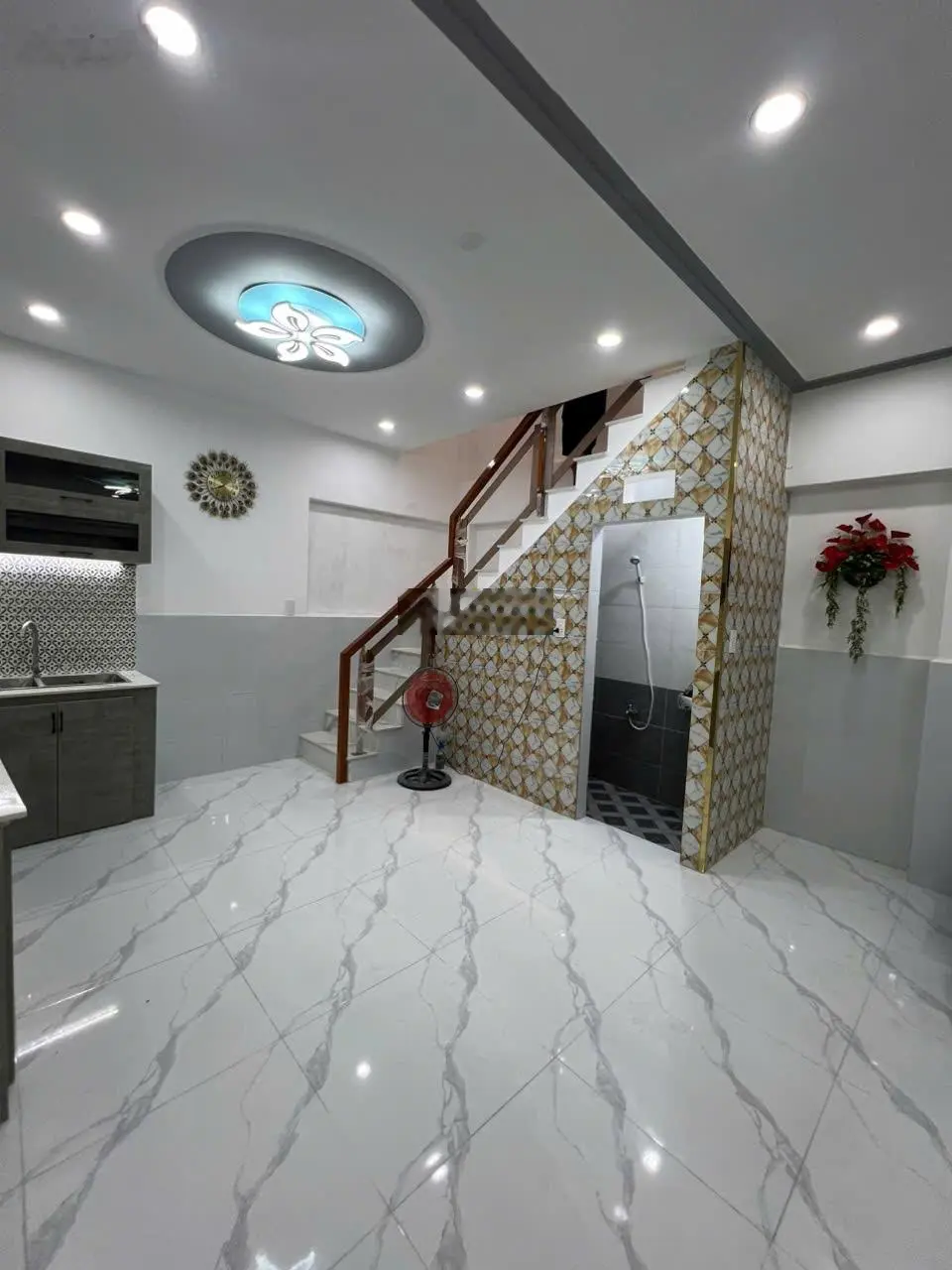 Nhà đẹp Lạc Long Quân, Phường 3, Quận 11, giá chỉ 3 tỷ 990 triệu (thương lượng nhẹ)