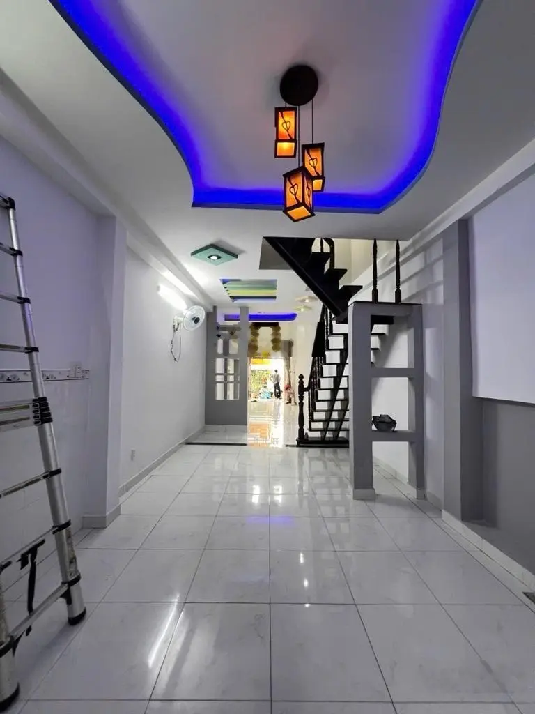 Bán nhà giá rẻ Tỉnh Lộ 10 Bình Tân - hẻm xe hơi - 56m2 - 2 tầng - 3 pngủ - nhà đẹp ở ngay - 3,65 tỷ