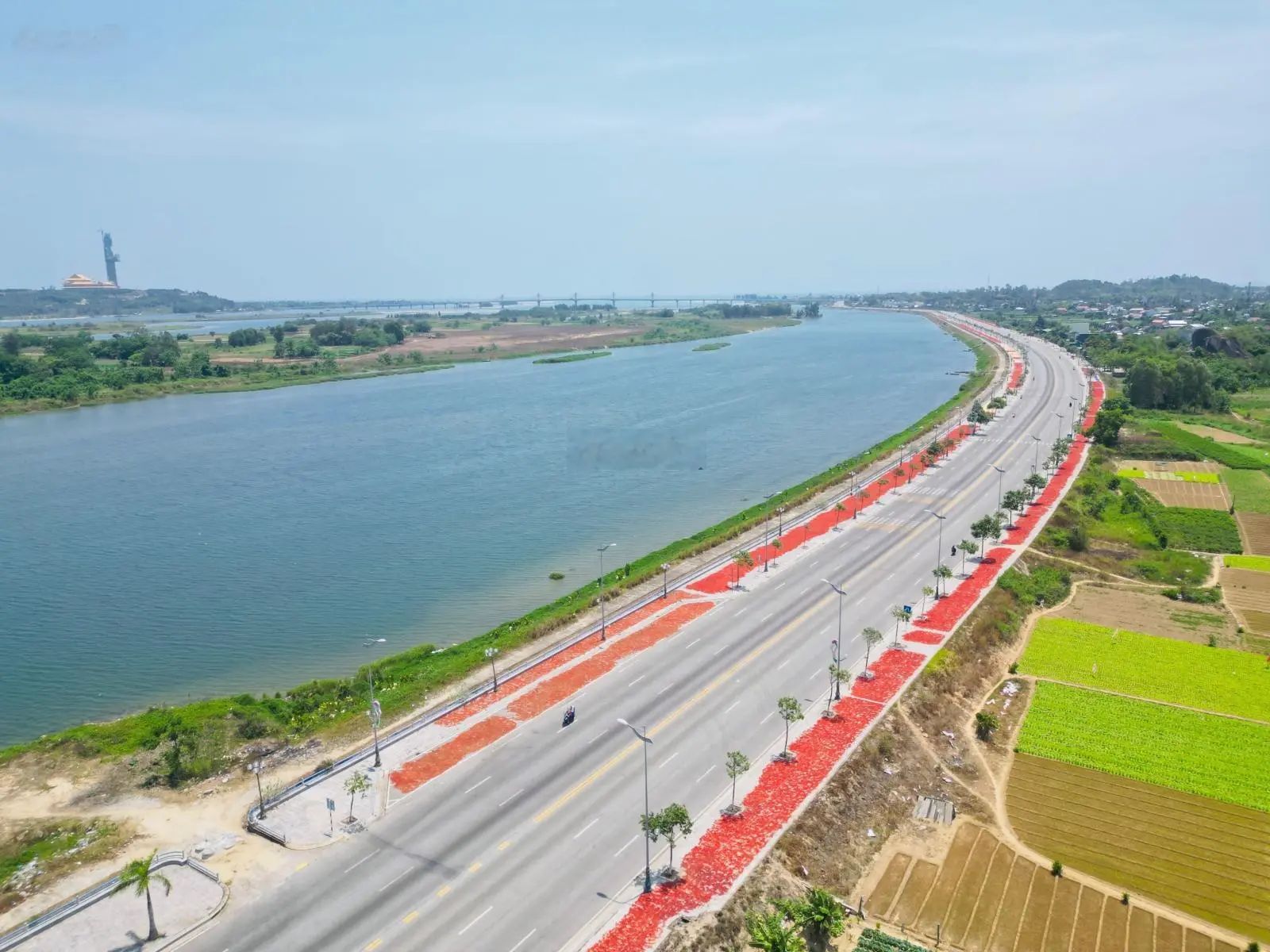 Bán mảnh vườn mặt tiền Trường Sa ngang 20m mặt tiền đường nhựa 36m giá rẻ