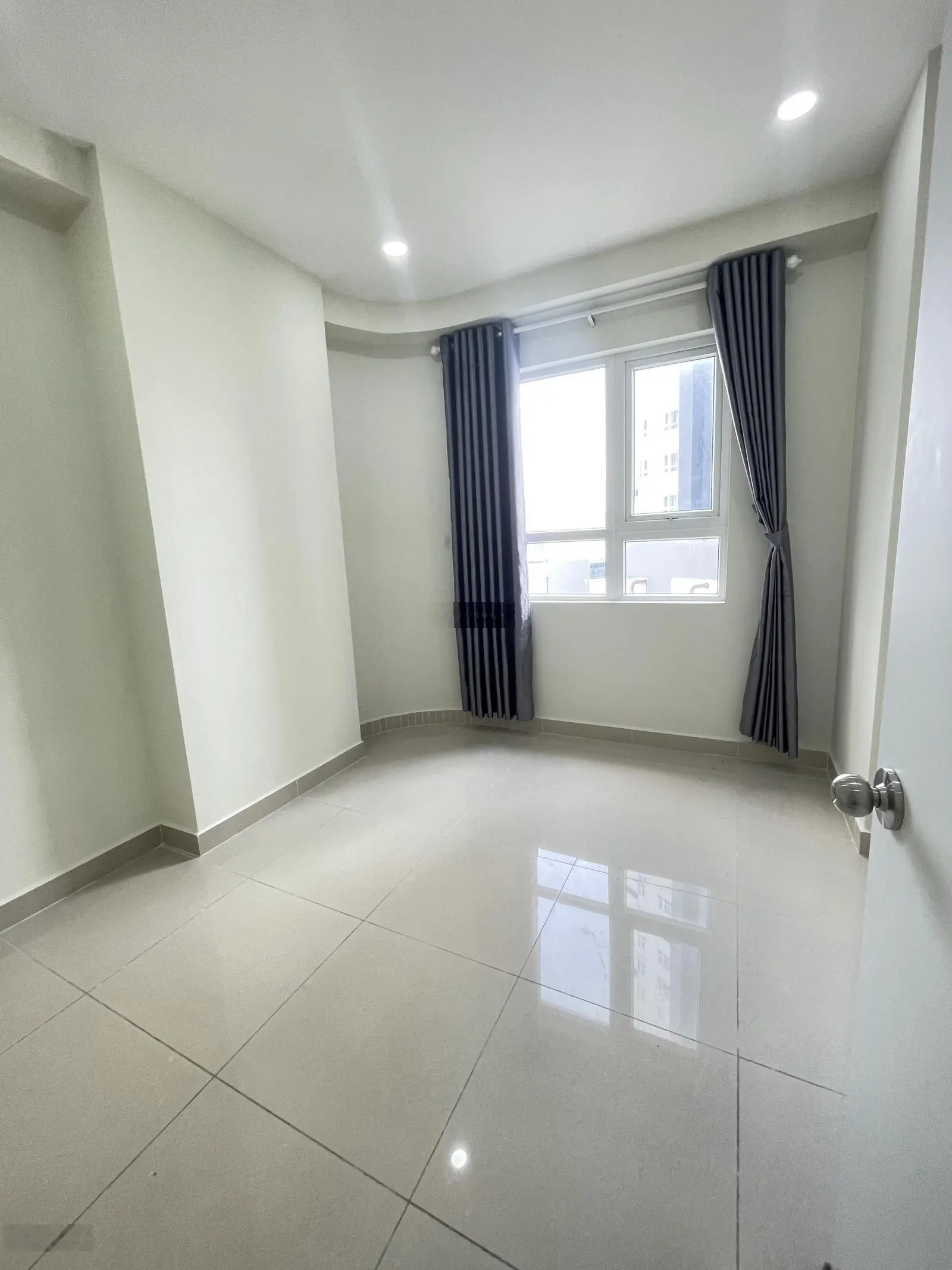 Cần chuyển nhượng căn topaz elite 70m2 căn góc 2pn 2wc 3tỷ199 tầng trung