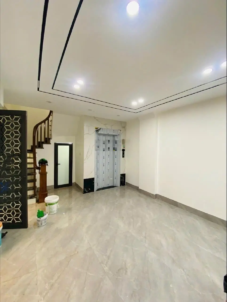 Nhà mới thiết kế hiện đại ở sướng