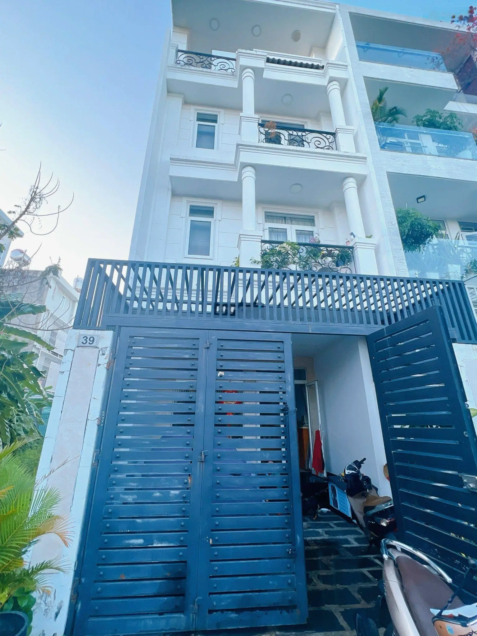 Cần bán căn nhà tuyệt đẹp, đối diện công viên KDC Sadeco Phước Kiển A. DT: 5m x 20m, sổ hồng riêng