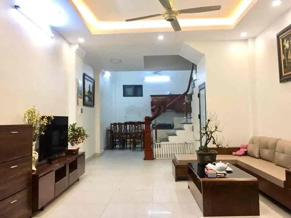 Bán nhà Vĩnh Hưng 30m2x5T mặt tiền 5,2m lô góc, oto qua nhà,giá 4,9tỷ