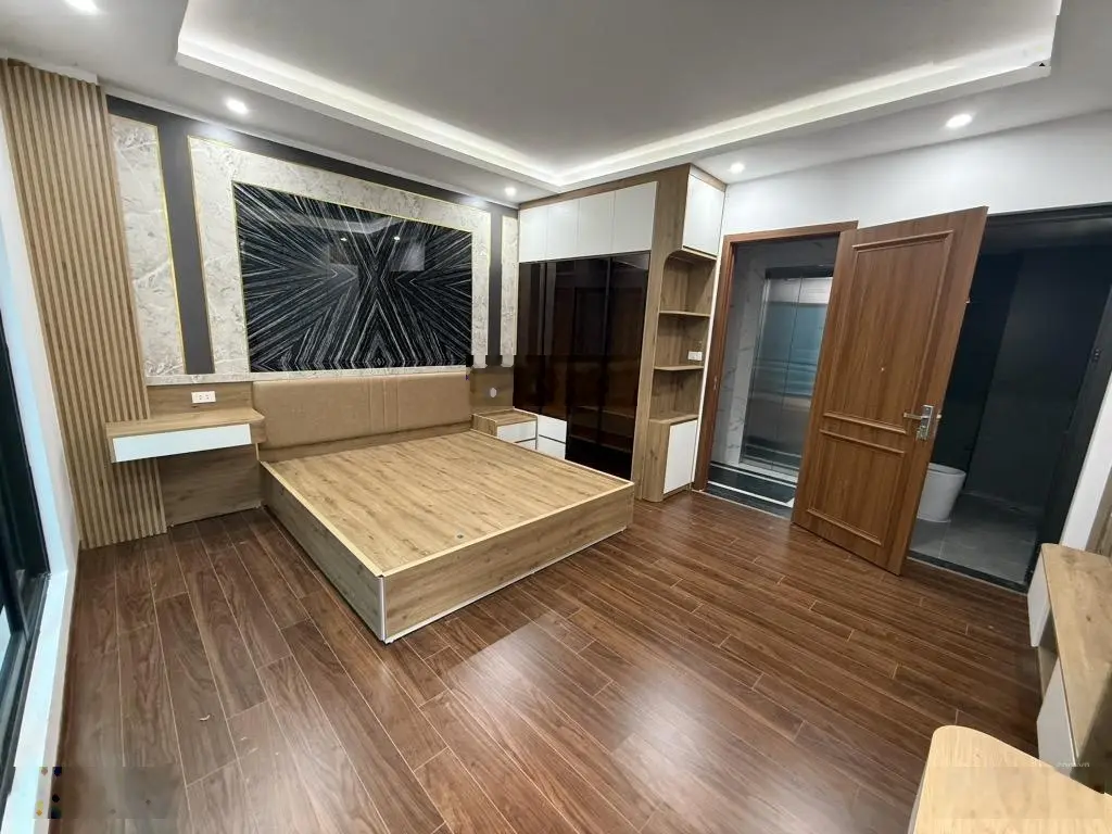 Đẹp hai bà trưng - lô góc - gần phố - nhỉnh 6 tỷ