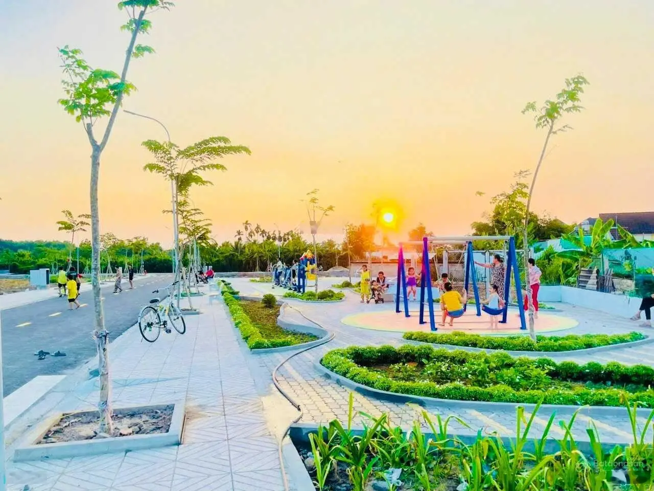 Kẹt tiền bán gấp lô đất 100m2 - giá 900tr/nền - sổ sẵn - công chứng ngay