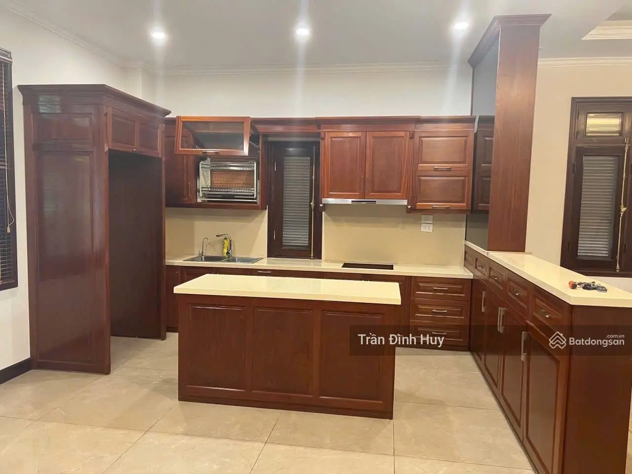 Biệt thự Resco, đối diện công viên Hòa Bình. 237m2 - 48.9 tỷ