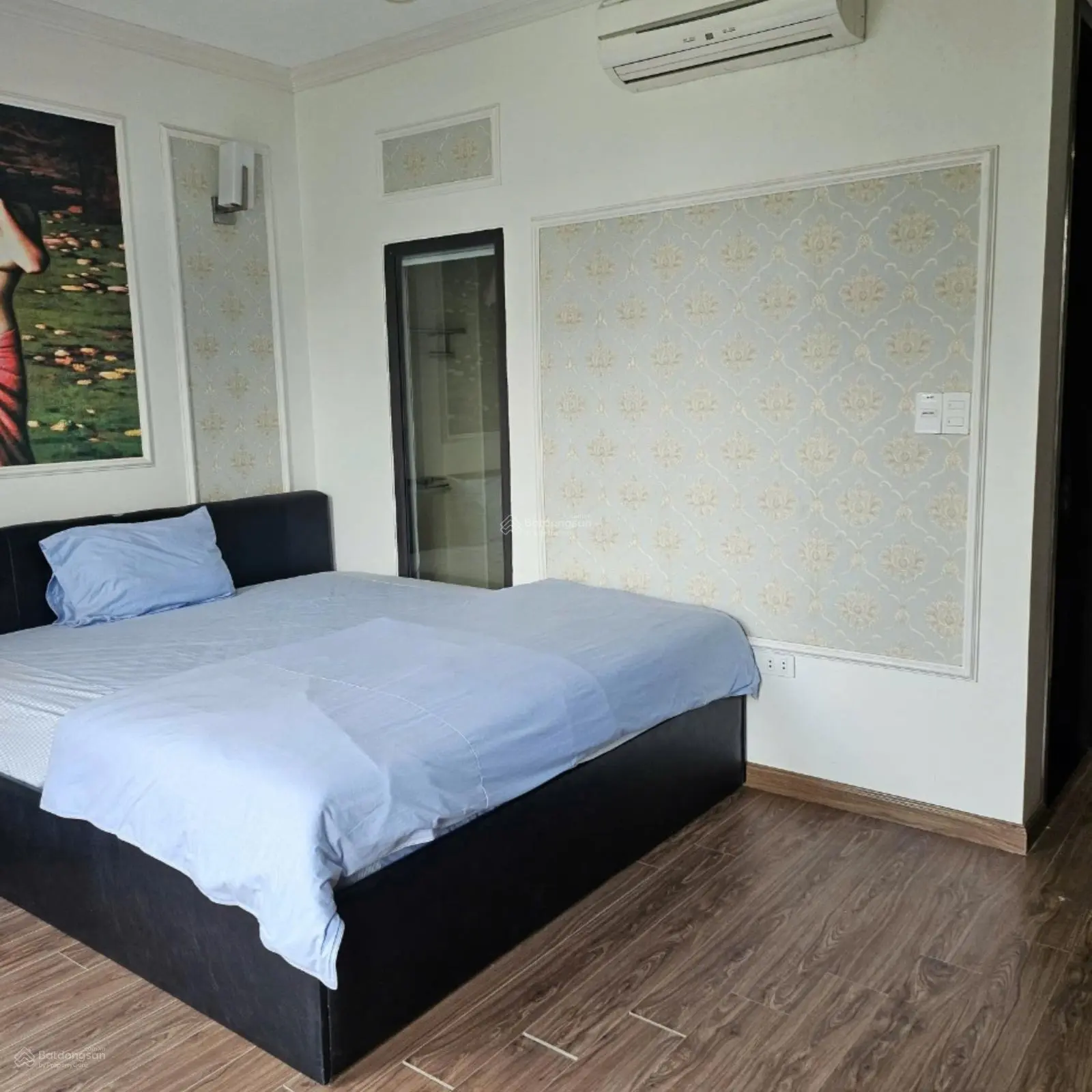 Em cần bán khách sạn view hồ 129m2, MT 10m, 20 phòng, K15 phường Ninh Xá, đang cho thuê 100tr/tháng