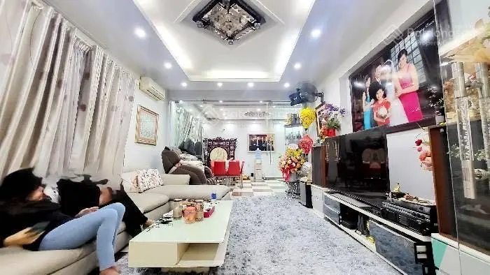 Chủ sang đức bán căn biệt thự cạnh hồ Đền Lừ, 150m2 x 4 tầng mặt tiền 10m quyền lực, bề thế