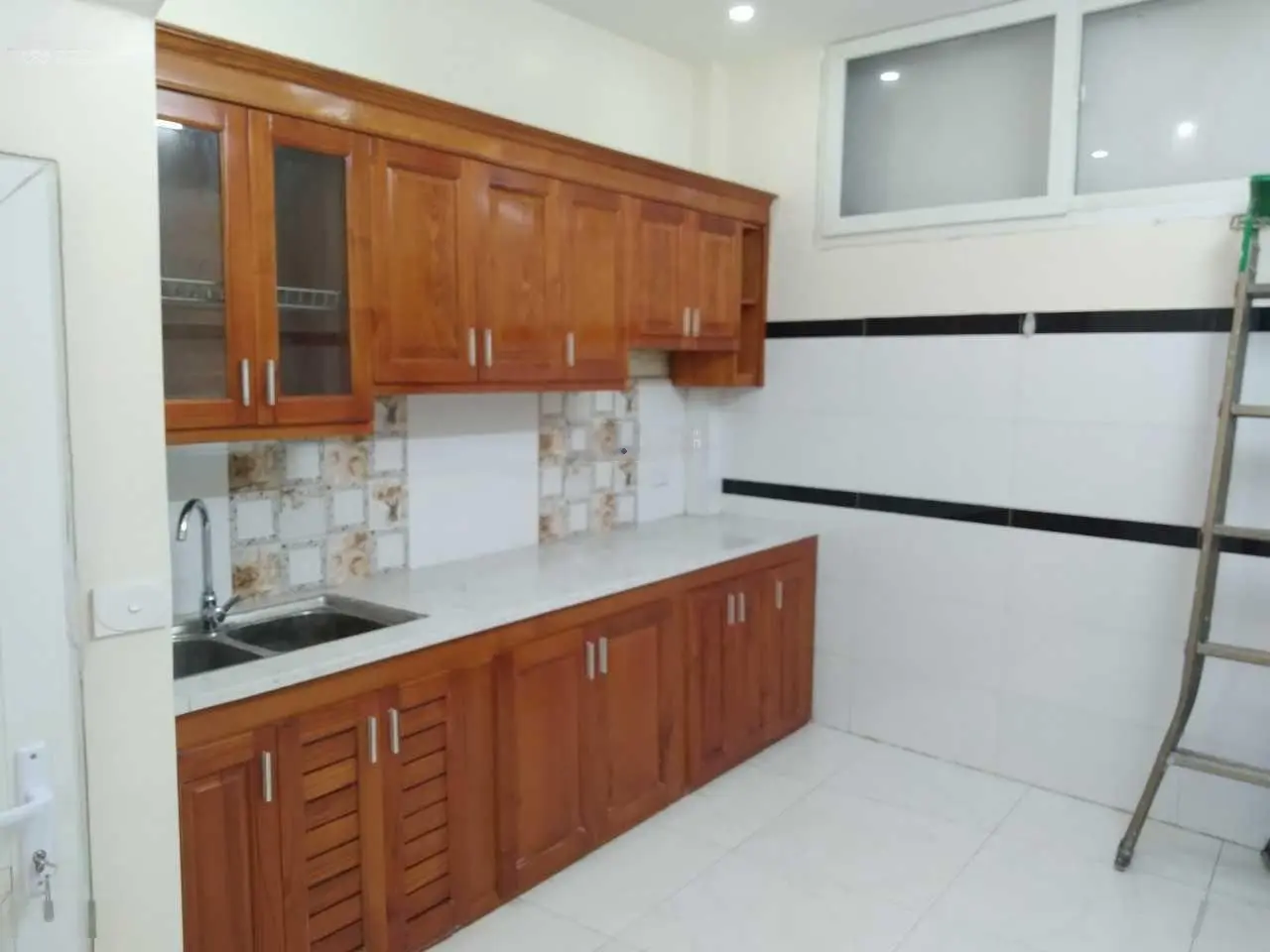 Bán căn nhà Vĩnh Ninh Vĩnh Quỳnh DT 48m2 x 4T gần chợ giá 4tỷ ô tô đậu gần LH 0985 636 ***