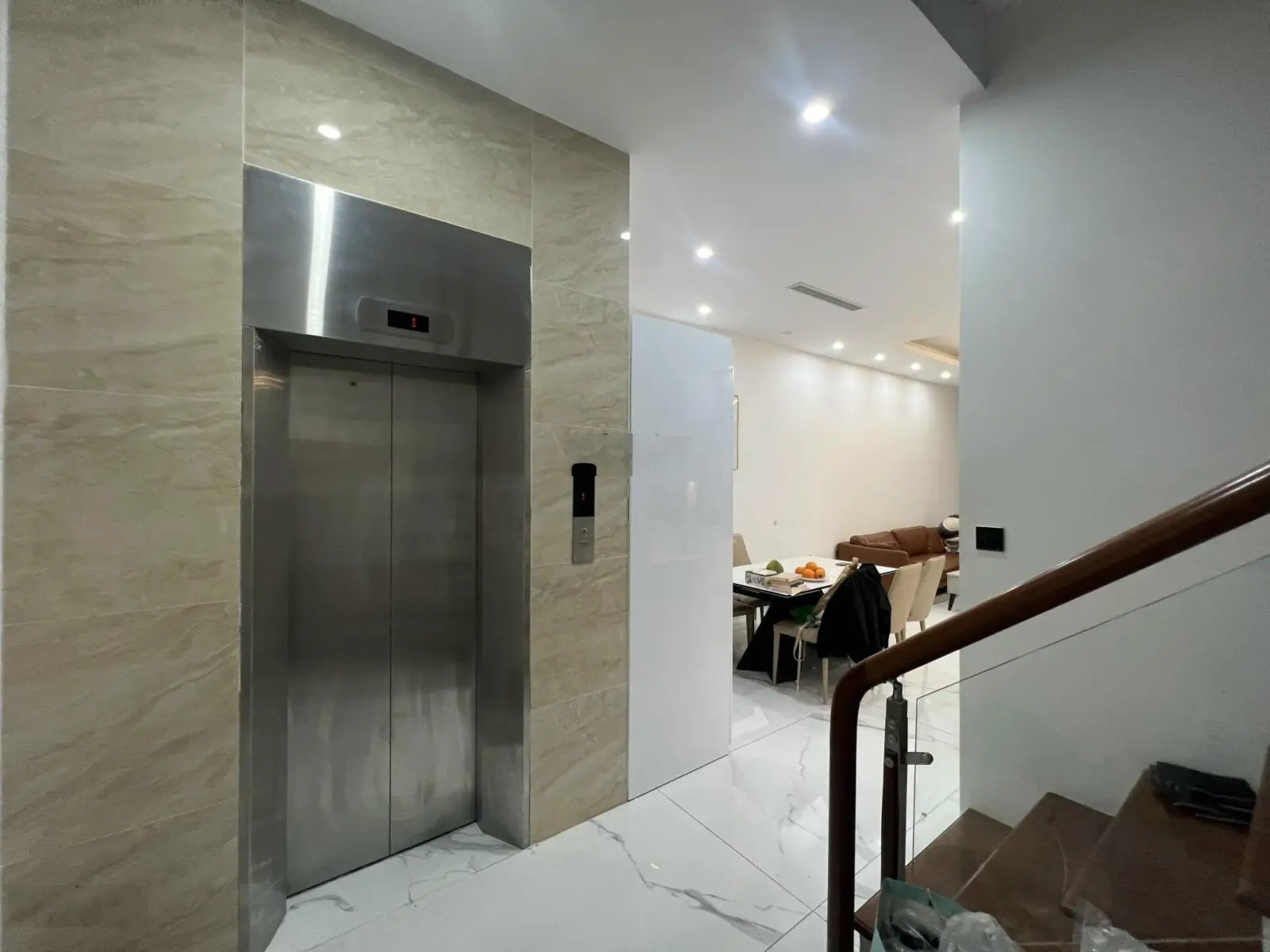 Bán liền kề Ngọc Trai 8 full đồ có thang máy 17.5 tỷ Vinhomes Ocean Park, 0963 892 ***