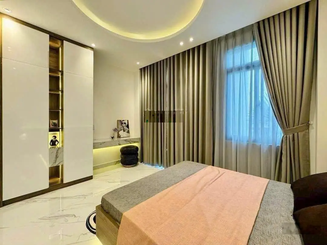 Bán nhà khu Lotte Cộng Hòa. Nhà 55m2 Hoàng Sa xây 1 trệt 2 lầu + sân thượng. Sổ riêng, giá 2 tỷ 890