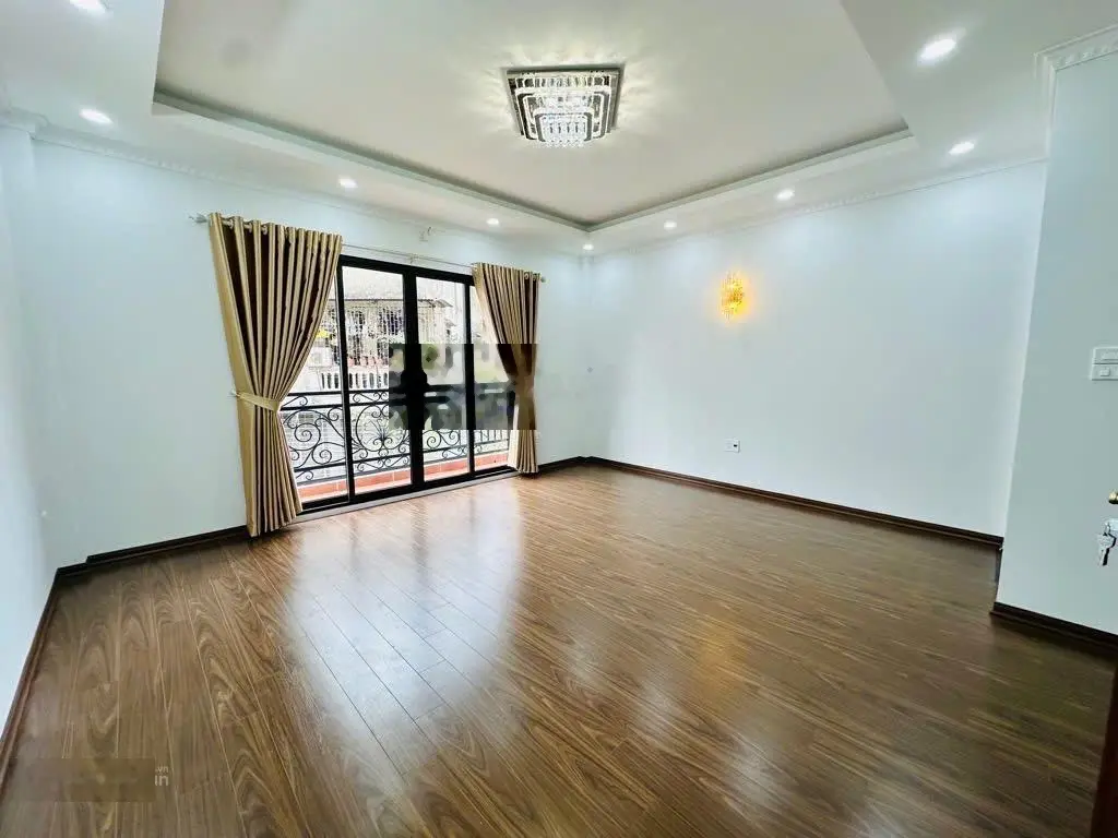 Bán nhà mặt phố kim đồng kinh doanh đỉnh vỉa hè rộng 6 tầng giá chỉ 26.7 tỷ