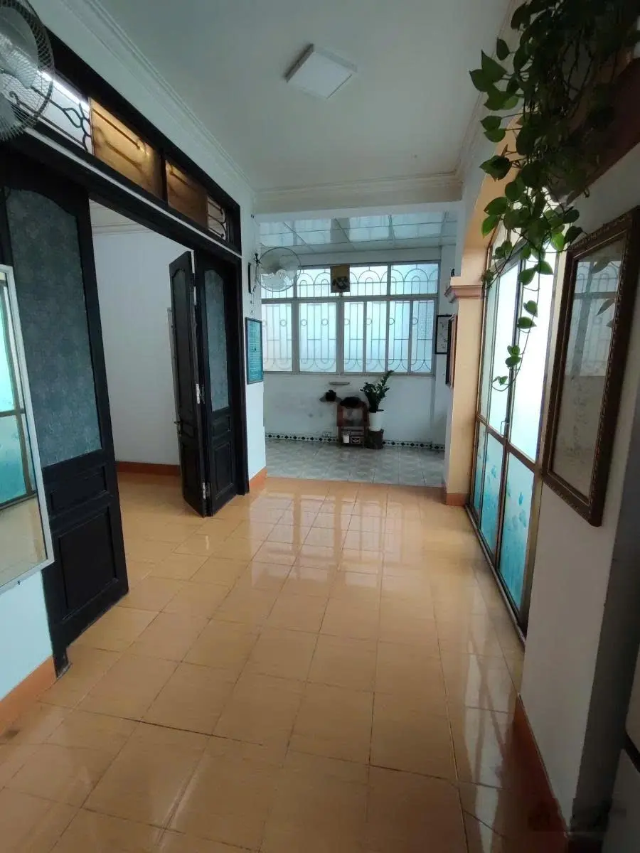Giá đầu tư, lô góc 3 thoáng vĩnh viễn, cách ô tô 6 mét, bán đất tặng nhà 3 tầng vẫn ở ngon lành.
