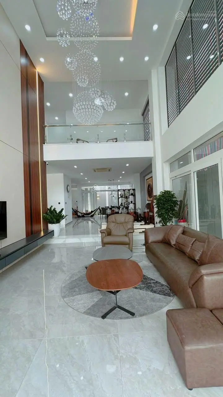 Biệt thự đẹp MT Trần Doãn Khanh, P. Đakao, Quận 1, 7x18m, Trệt + 3 Lầu vào ở ngay, giá chỉ 30 tỷ