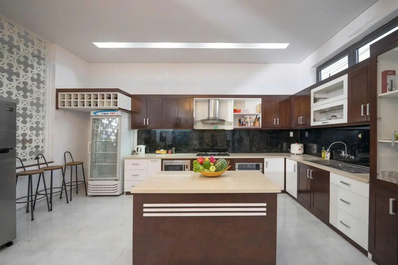 Bán nhà Villa đường Lê Văn Miến, sát biển Nguyễn Tất Thành