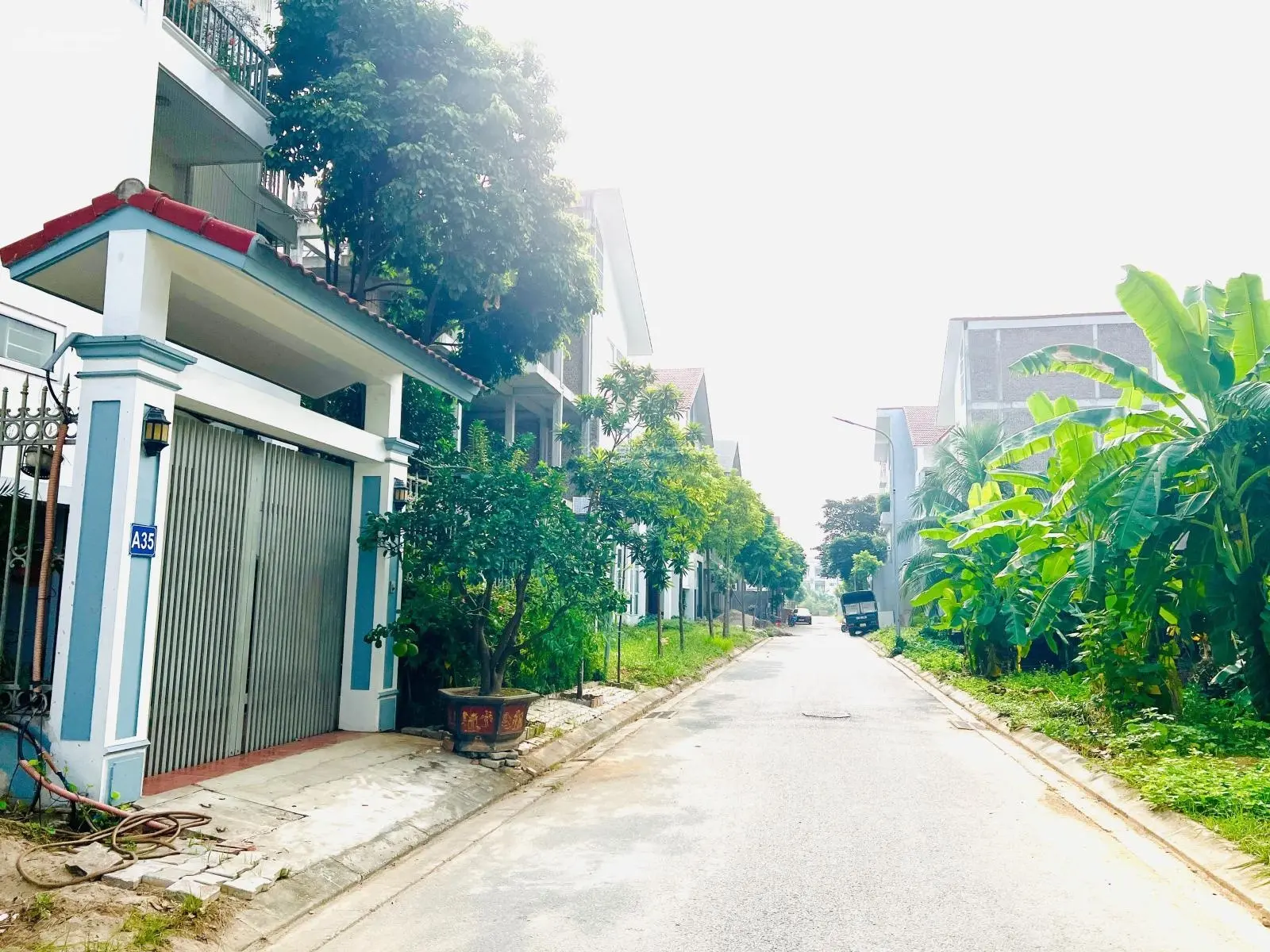 Bán biệt thự 205m2 giá rẻ. Căn duy nhất. LH 0962 204 ***
