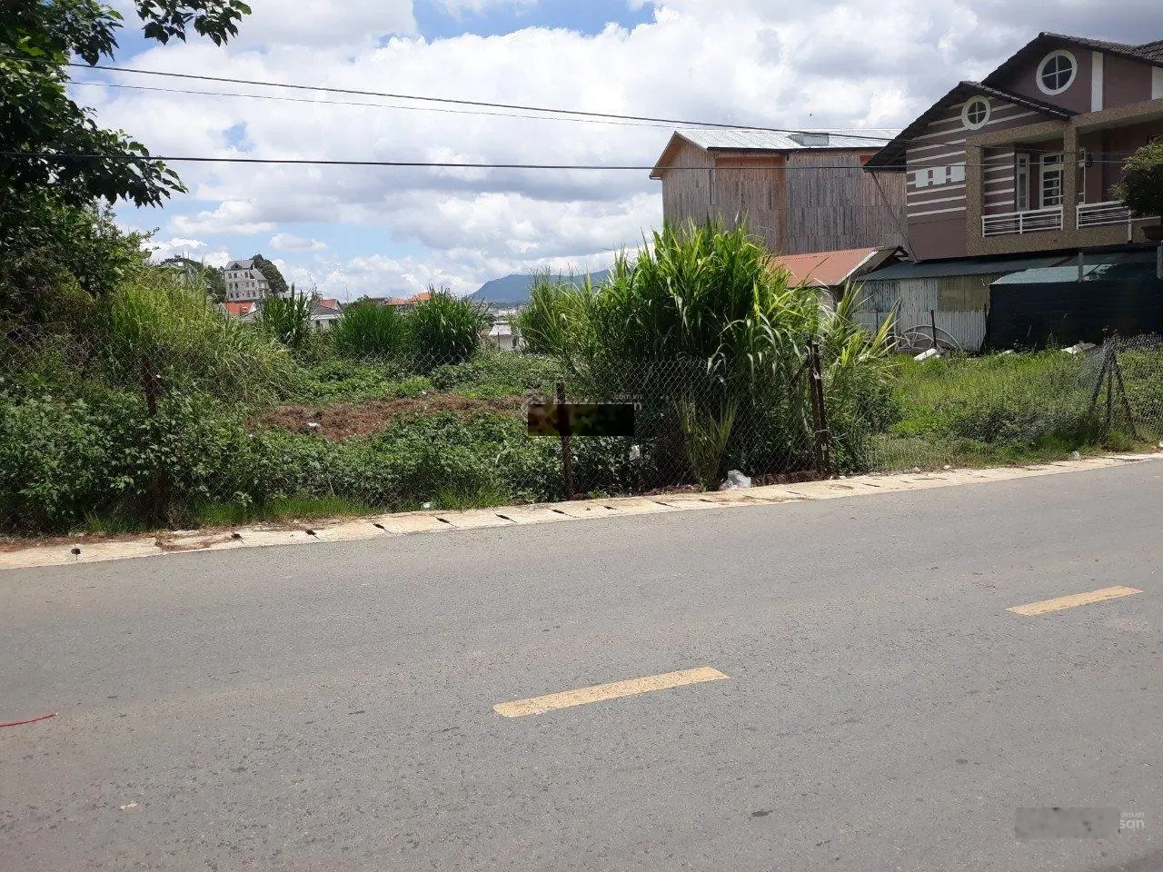 Đất MT SHR Nam Hồ, P11, 31x21m, giá 35 tr/m2
