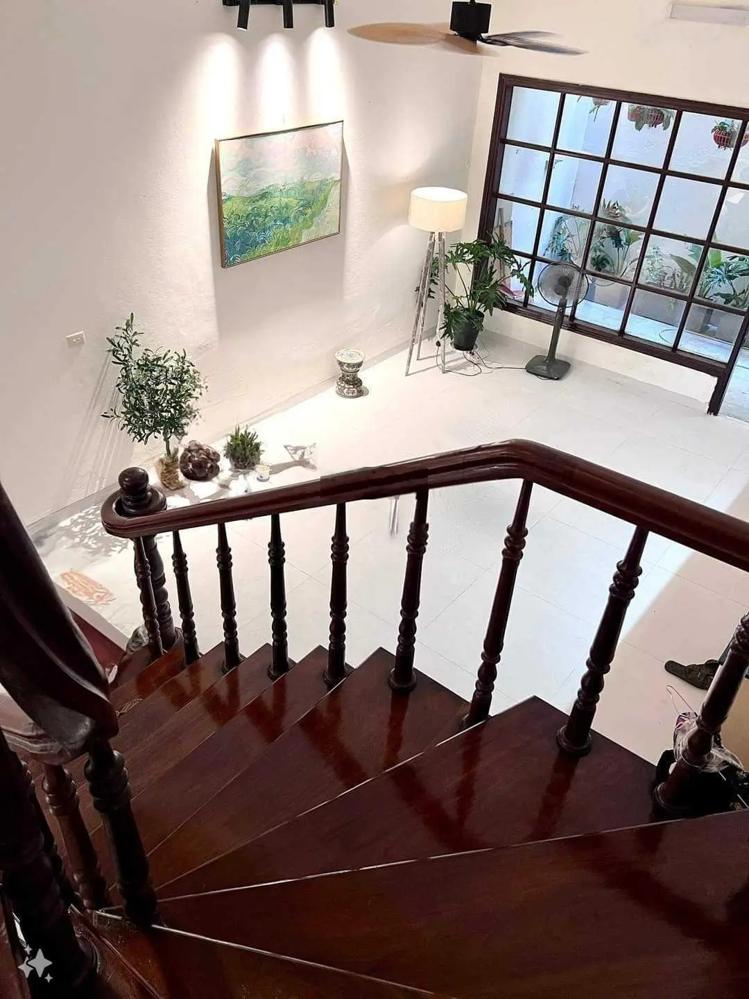Bán nhà phố Hào Nam, quận Đống Đa, 69mx 4tầng gần phố, gara ô tô, an sinh tốt, kinh doanh văn phòng